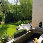 Konukevi Le Moulin De Nanteuil 3*