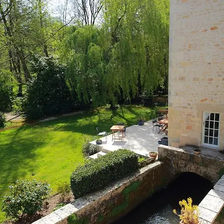 ゲストハウス Le Moulin De Nanteuil 3*